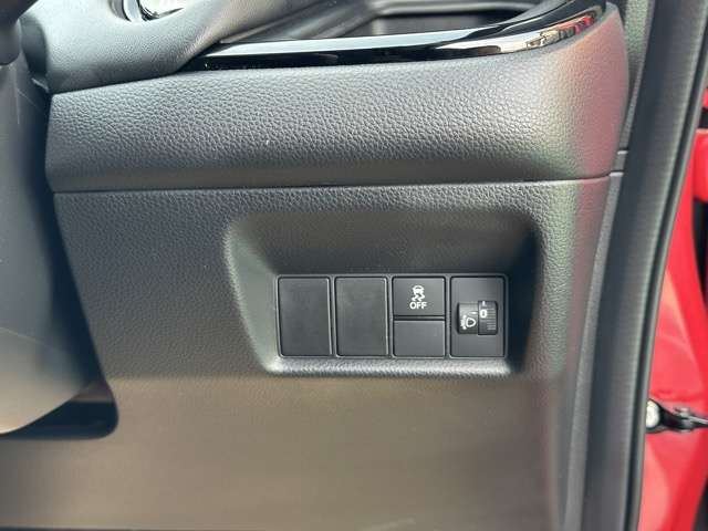 ホンダ フィット　ハイブリッド １．５ Ｅ：ＨＥＶ ホーム ブラックスタイル R6年 (東海) 99