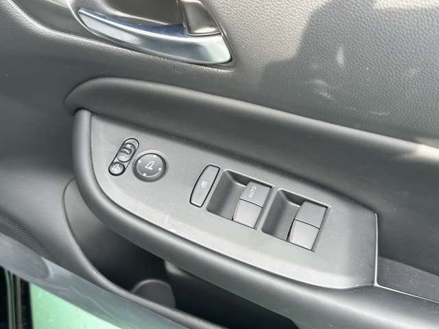 ホンダ フィット　ハイブリッド １．５ Ｅ：ＨＥＶ ホーム R6年 (東海) 99