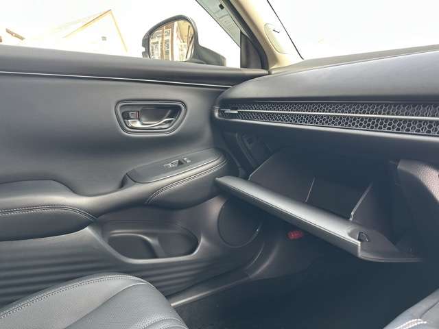 ホンダ ＺＲ－Ｖ ２．０ Ｅ：ＨＥＶ Ｚ R6年 (東海) 99