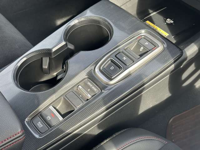 ホンダ シビック　ハイブリッド ２．０ Ｅ：ＨＥＶ R4年 (東海) 99