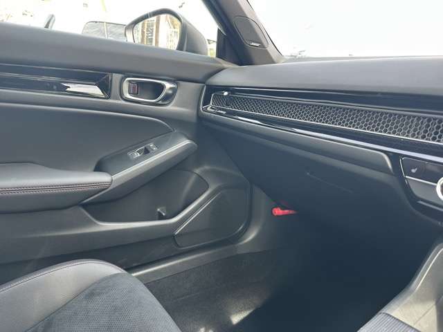 ホンダ シビック　ハイブリッド ２．０ Ｅ：ＨＥＶ R4年 (東海) 99