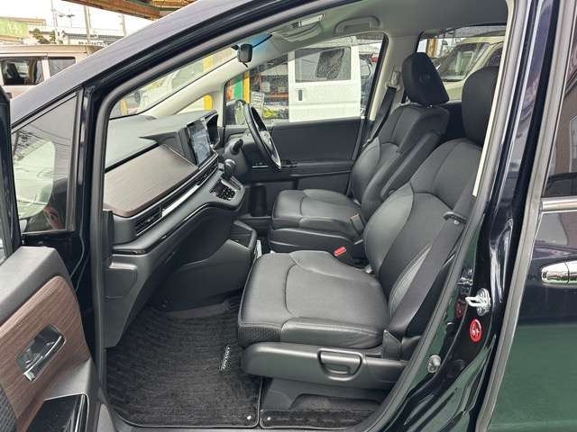 ホンダ オデッセイ　ハイブリッド ２．０ Ｅ：ＨＥＶ アブソルート R3年 (東海) 99