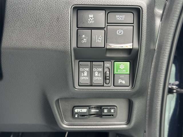 ホンダ オデッセイ　ハイブリッド ２．０ Ｅ：ＨＥＶ アブソルート R3年 (東海) 99