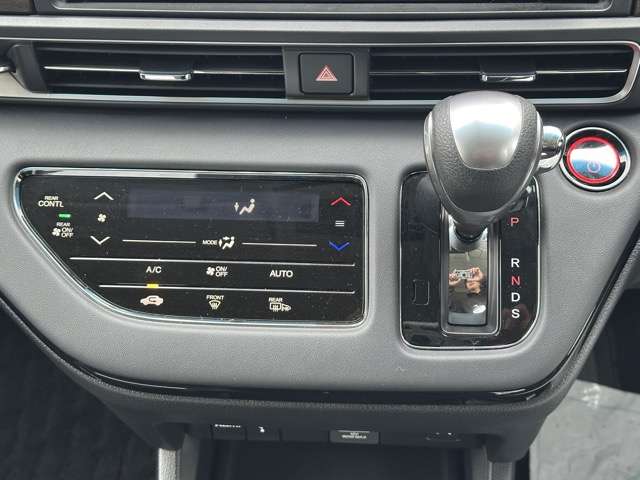 ホンダ オデッセイ　ハイブリッド ２．０ Ｅ：ＨＥＶ アブソルート R3年 (東海) 99