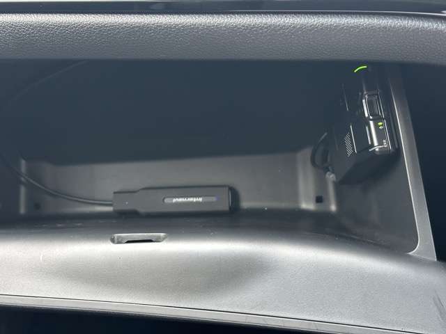 ホンダ オデッセイ　ハイブリッド ２．０ Ｅ：ＨＥＶ アブソルート R3年 (東海) 99