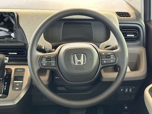 ホンダ フリード　ハイブリッド １．５ Ｅ：ＨＥＶ エアー R6年 (東海) 99