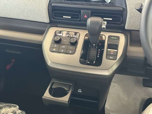 ホンダ フリード　ハイブリッド １．５ Ｅ：ＨＥＶ エアー R6年 (東海) 99