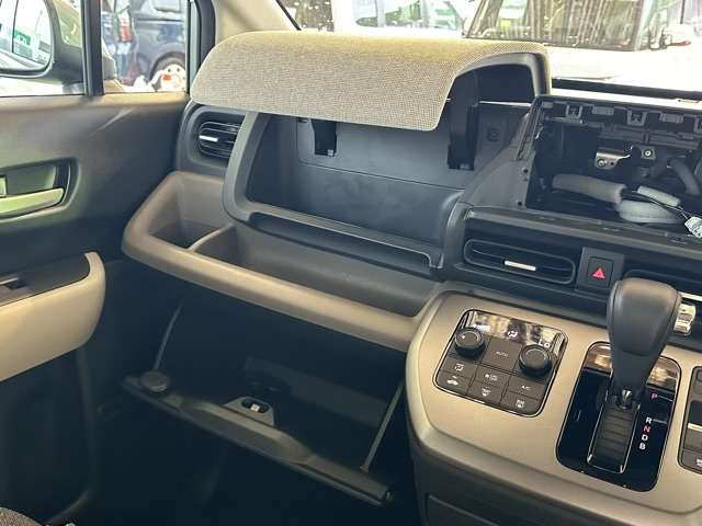 ホンダ フリード　ハイブリッド １．５ Ｅ：ＨＥＶ エアー R6年 (東海) 99