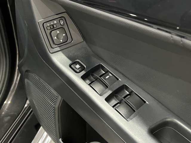 三菱 ランサー ２．０ ファイナルエディション ４ＷＤ H27年 (関東) 99