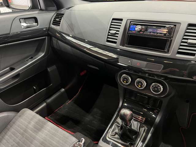 三菱 ランサー ２．０ ファイナルエディション ４ＷＤ H27年 (関東) 99