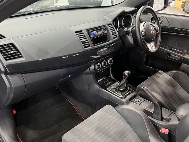 三菱 ランサー ２．０ ファイナルエディション ４ＷＤ H27年 (関東) 99