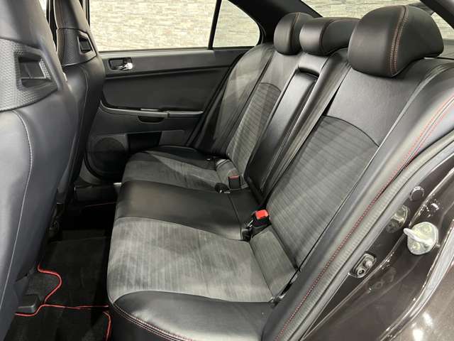 三菱 ランサー ２．０ ファイナルエディション ４ＷＤ H27年 (関東) 99