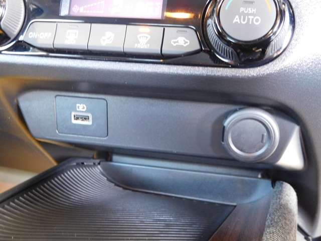 日産 ノートオーラ １．２ Ｇ レザーエディション R5年 (九州・沖縄) 99