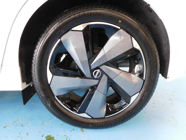 日産 ノートオーラ １．２ Ｇ レザーエディション R5年 (九州・沖縄) 99