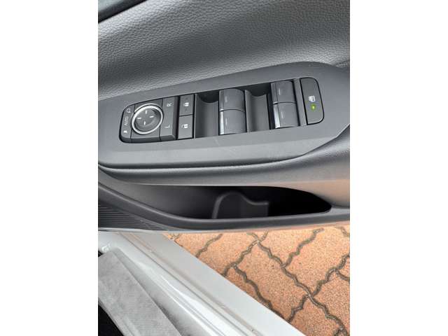 トヨタ プリウス ２．０ Ｚ R7年 (九州・沖縄) 99