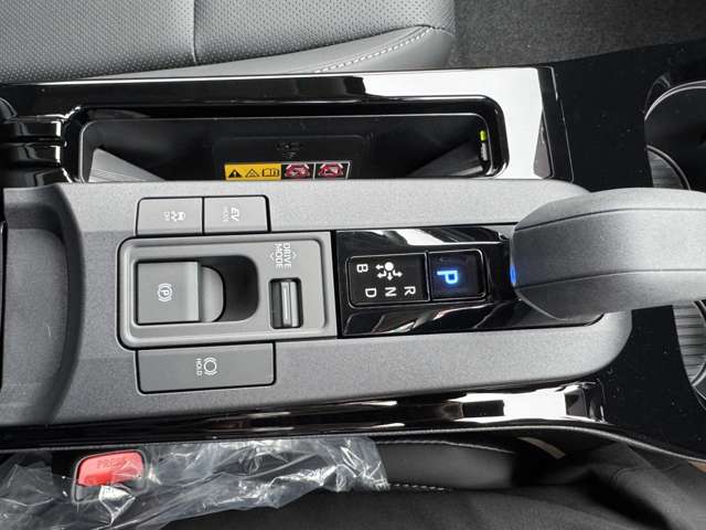 トヨタ プリウス ２．０ Ｚ R7年 (九州・沖縄) 99