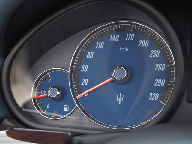 マセラティ グランカブリオ スポーツ R2年 (近畿) 99