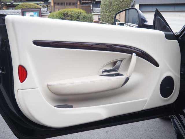 マセラティ グランカブリオ スポーツ R2年 (近畿) 99