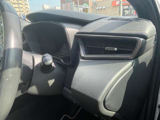 トヨタ カローラ　ツーリング　ハイブリッド １．８ ハイブリッド ＷＸＢ R2年 (東海) 99