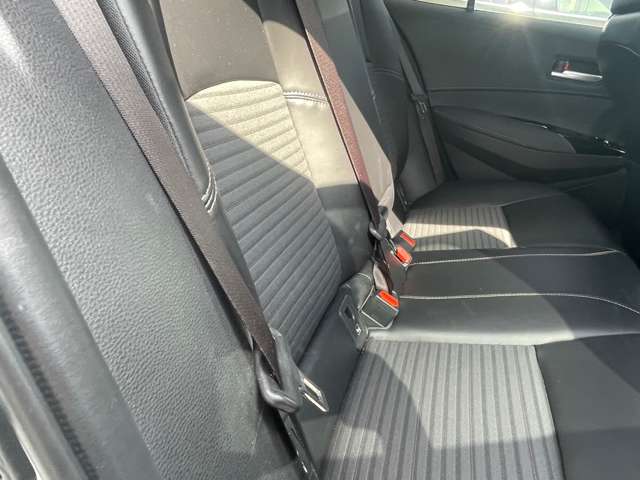 トヨタ カローラ　ツーリング　ハイブリッド １．８ ハイブリッド ＷＸＢ R2年 (東海) 99