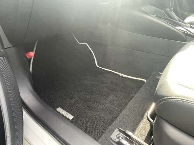 トヨタ カローラ　ツーリング　ハイブリッド １．８ ハイブリッド ＷＸＢ R2年 (東海) 99