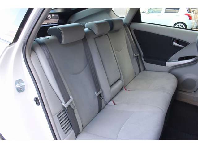 トヨタ プリウス １．８ Ｓ ＬＥＤエディション H23年 (関東) 99