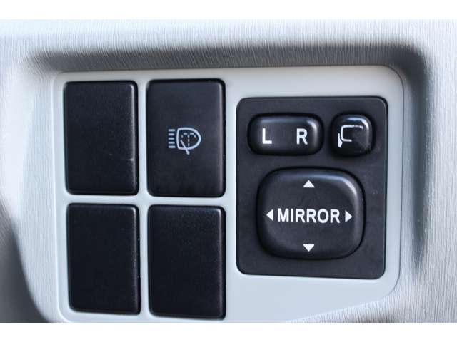 トヨタ プリウス １．８ Ｓ ＬＥＤエディション H23年 (関東) 99