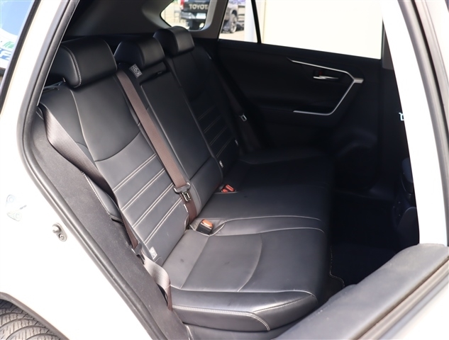 トヨタ ＲＡＶ４ ２．５ ハイブリッド Ｇ Ｅ－ＦＯＵＲ ４ＷＤ R1年 (関東) 99