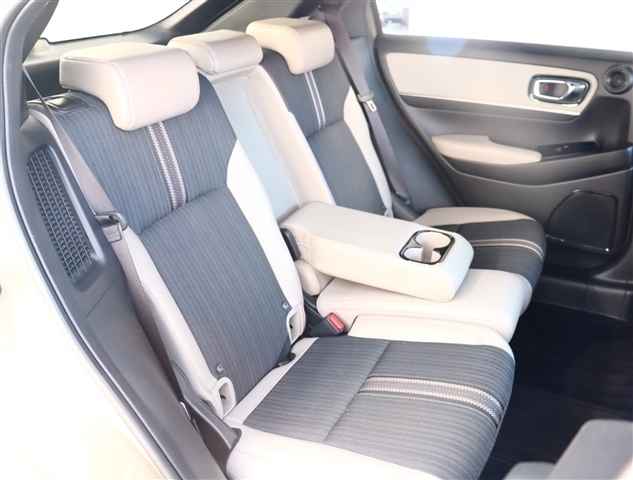 ホンダ ヴェゼル １．５ Ｅ：ＨＥＶ プレイ R3年 (関東) 99