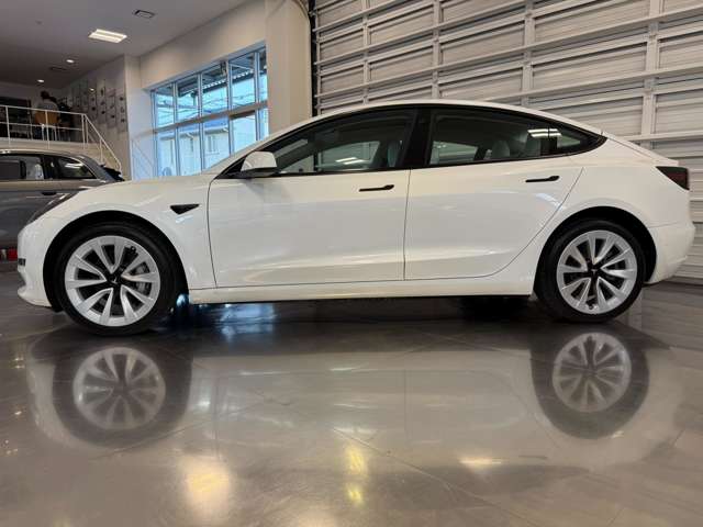 テスラ モデル３ ロングレンジ R4年 (関東) 99