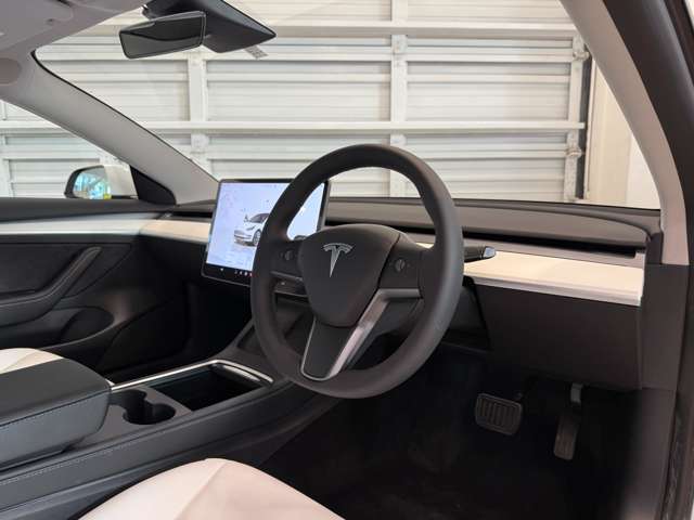 テスラ モデル３ ロングレンジ R4年 (関東) 99