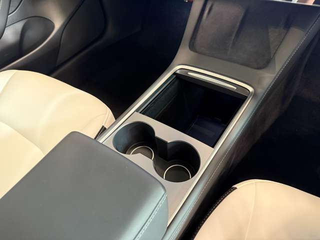 テスラ モデル３ ロングレンジ R4年 (関東) 99