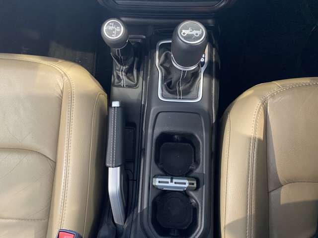 ジープ ラングラー　アンリミテッド アンリミテッド サハラ ３．６Ｌ ４ＷＤ R1年 (九州・沖縄) 99