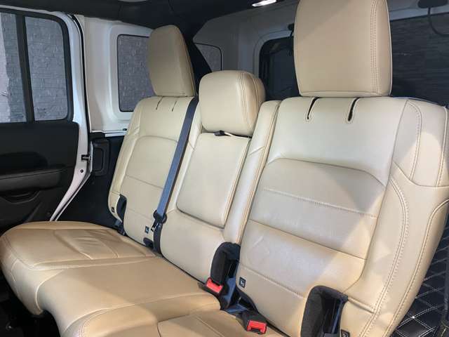 ジープ ラングラー　アンリミテッド アンリミテッド サハラ ３．６Ｌ ４ＷＤ R1年 (九州・沖縄) 99