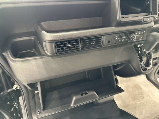 ホンダ Ｎ　ＢＯＸ カスタム ６６０ R6年 (中国) 99