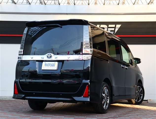 トヨタ ヴォクシー ２．０ ＺＳ 煌ＩＩ R1年 (関東) 99