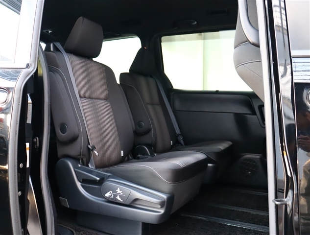 トヨタ ヴォクシー ２．０ ＺＳ 煌ＩＩ R1年 (関東) 99