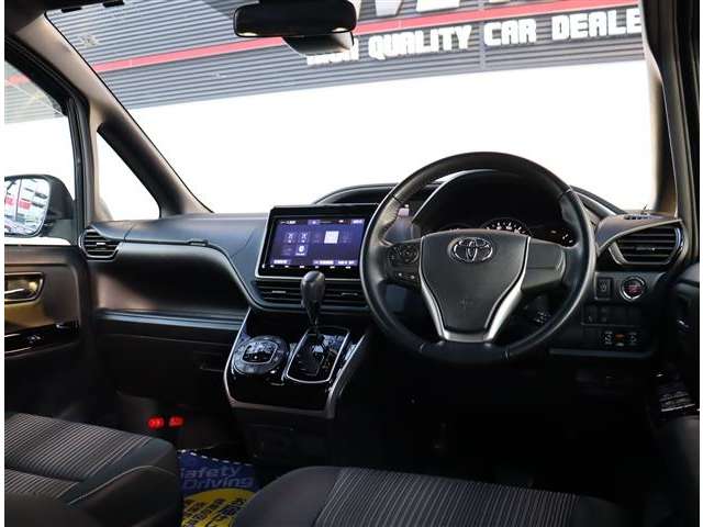 トヨタ ヴォクシー ２．０ ＺＳ 煌ＩＩ R1年 (関東) 99