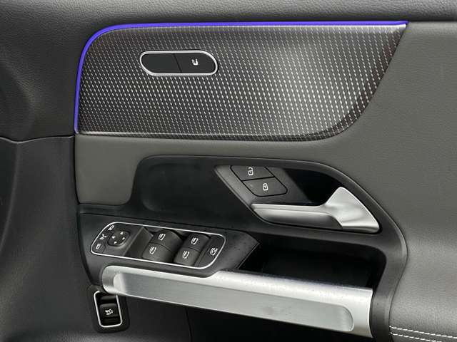 メルセデスベンツ ＥＱＢ ２５０ R5年 (近畿) 99