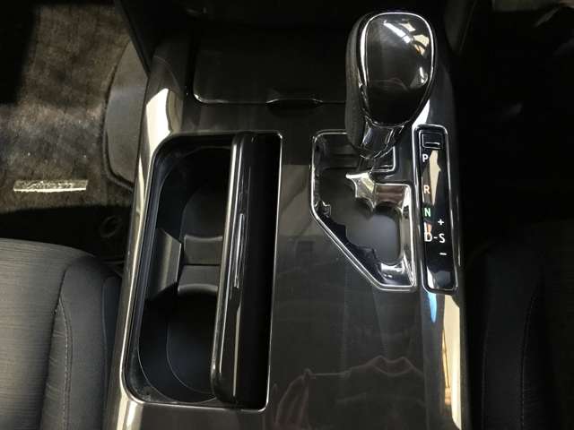 トヨタ クラウン　ハイブリッド ハイブリッド ２．５ Ｓ ＦＯＵＲ ４ＷＤ H27年 (北海道) 99