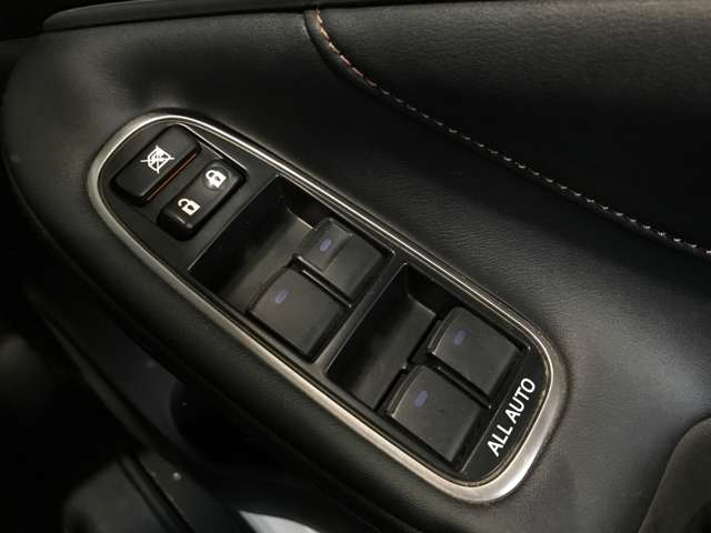 トヨタ クラウン　ハイブリッド ハイブリッド ２．５ Ｓ ＦＯＵＲ ４ＷＤ H27年 (北海道) 99