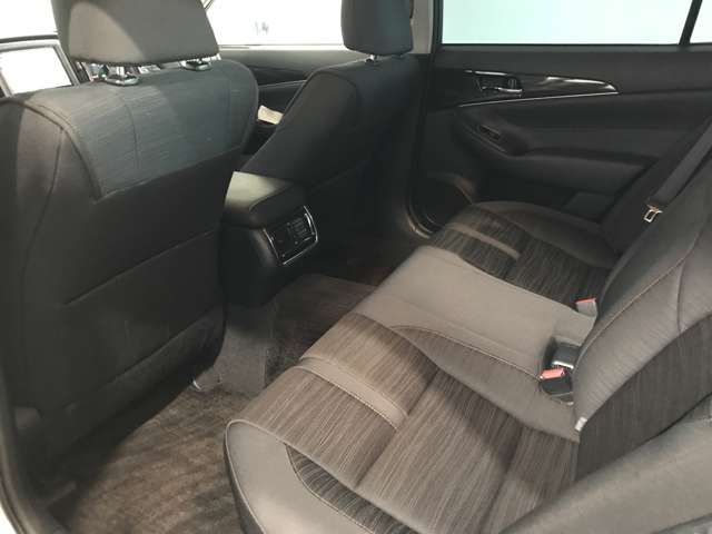 トヨタ クラウン　ハイブリッド ハイブリッド ２．５ Ｓ ＦＯＵＲ ４ＷＤ H27年 (北海道) 99