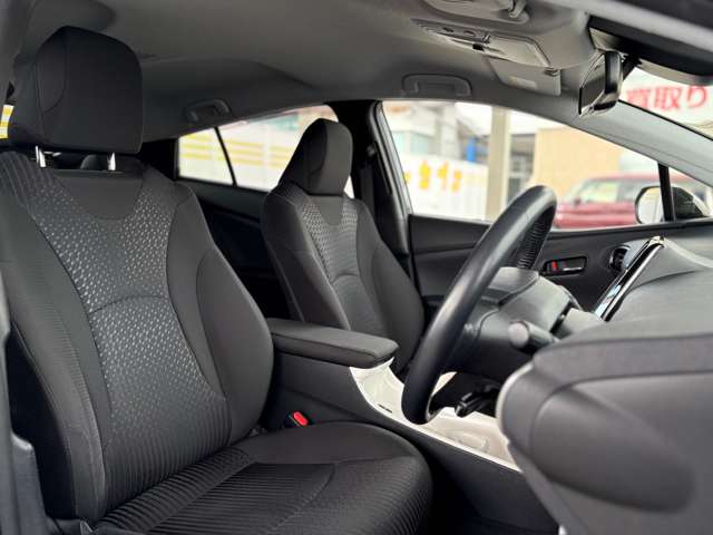 トヨタ プリウス １．８ Ａ Ｅ－ＦＯＵＲ ４ＷＤ H28年 (東北) 99