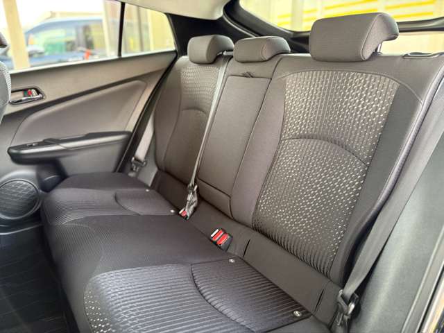 トヨタ プリウス １．８ Ａ Ｅ－ＦＯＵＲ ４ＷＤ H28年 (東北) 99