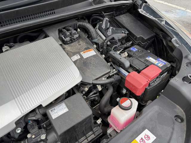 トヨタ プリウス １．８ Ａ Ｅ－ＦＯＵＲ ４ＷＤ H28年 (東北) 99