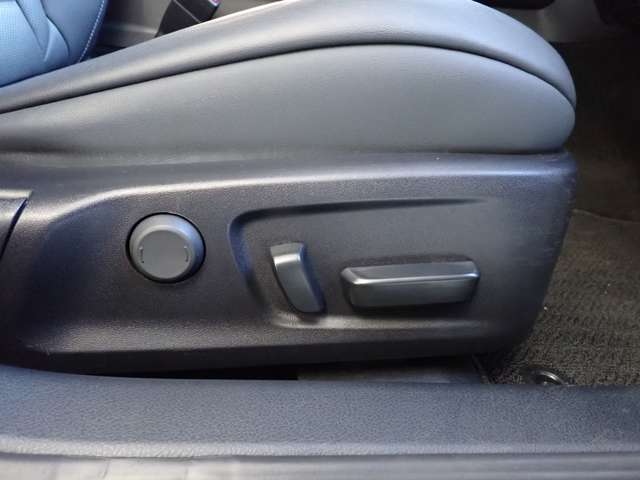 レクサス ＩＳ３００ｈ Ｆスポーツ R4年 (関東) 99