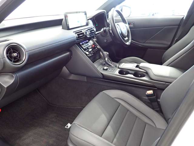 レクサス ＩＳ３００ｈ Ｆスポーツ R4年 (関東) 99