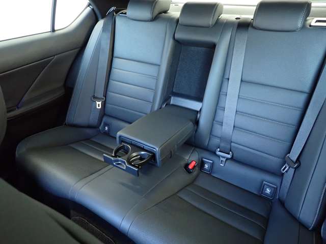 レクサス ＩＳ３００ｈ Ｆスポーツ R4年 (関東) 99