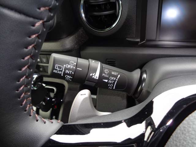 ホンダ Ｎ　ＢＯＸ カスタム ６６０ ターボ R7年 () 99