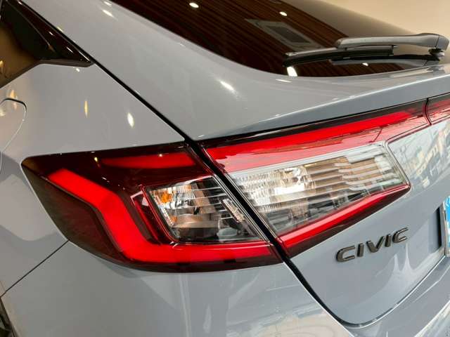 ホンダ シビック　ハイブリッド ２．０ Ｅ：ＨＥＶ R4年 (近畿) 99